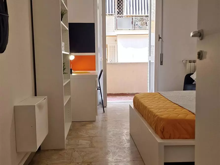 Immagine 1 di Stanza singola in affitto  in Lungotevere di Pietra Papa, 61  a Roma