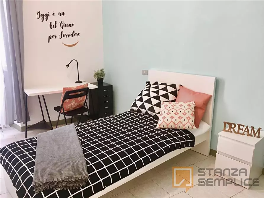 Immagine 1 di Stanza singola in affitto  in Via del Ponte Rosso 13 a Firenze