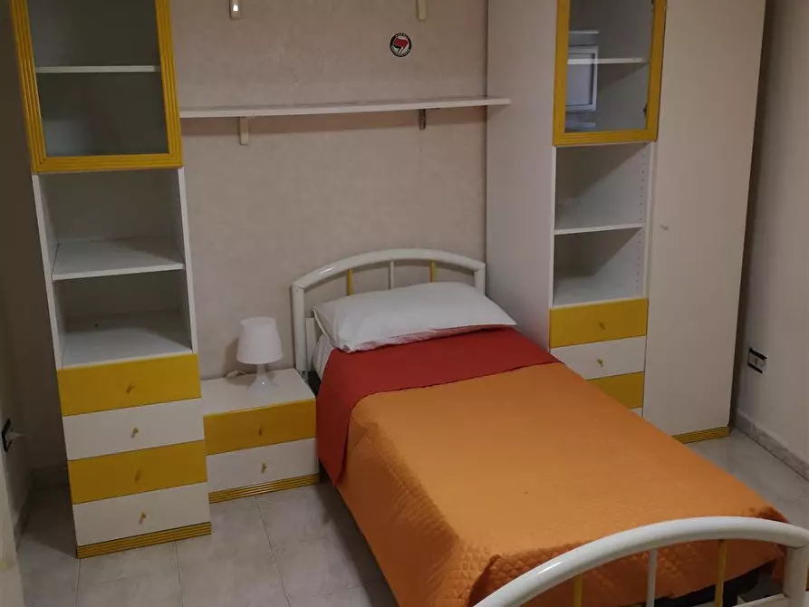 Immagine 3 di Stanza singola in affitto  in Via Francesco Saverio Correra 222 a Napoli
