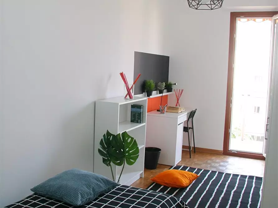 Immagine 2 di Stanza singola in affitto  in Via Palmiro Togliatti 23 a Torino