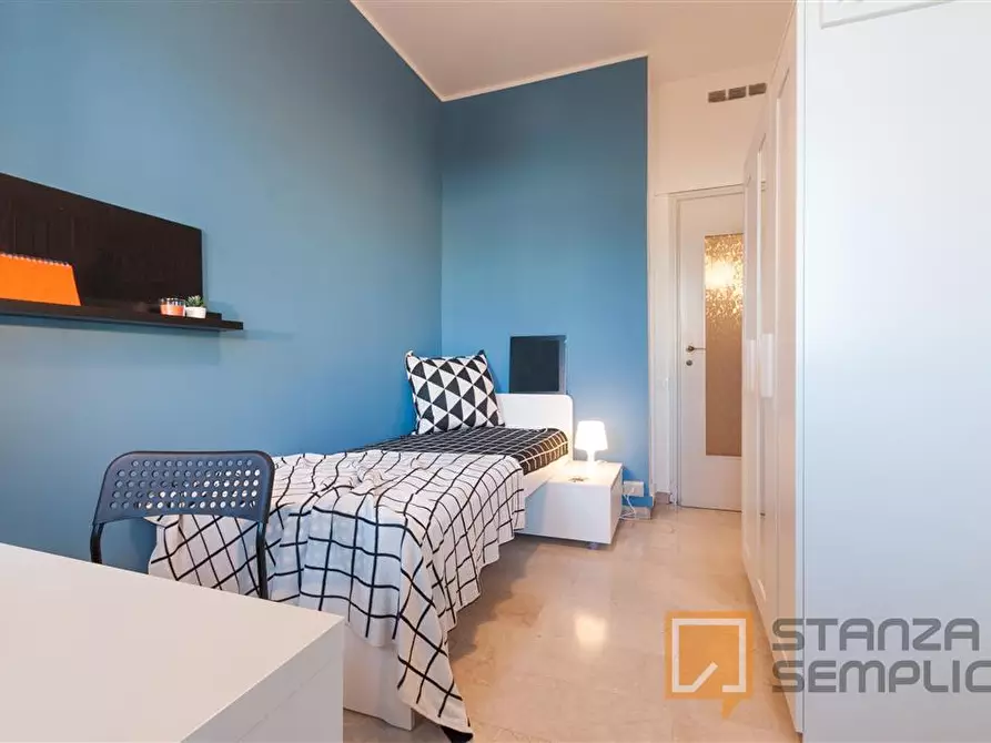 Immagine 3 di Stanza singola in affitto  in Via DIVISIONE JULIA 7 a Bergamo