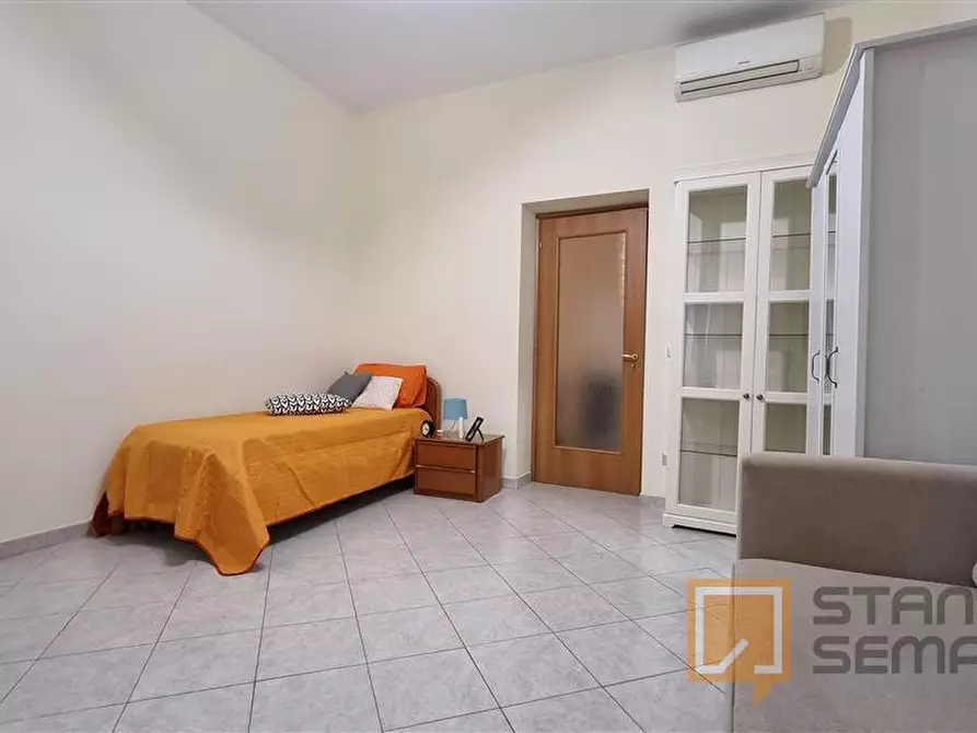 Immagine 4 di Stanza singola in affitto  in Via Pompeo Magno n. 9  a Casandrino