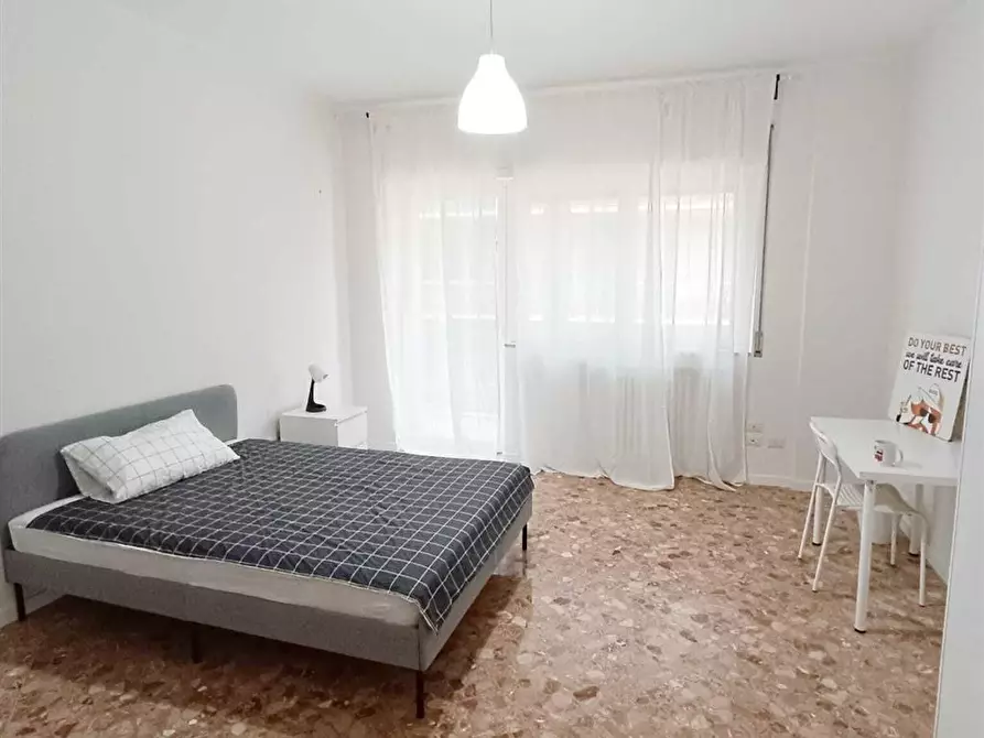 Immagine 2 di Stanza singola in affitto  in via carulli 5 a Bari