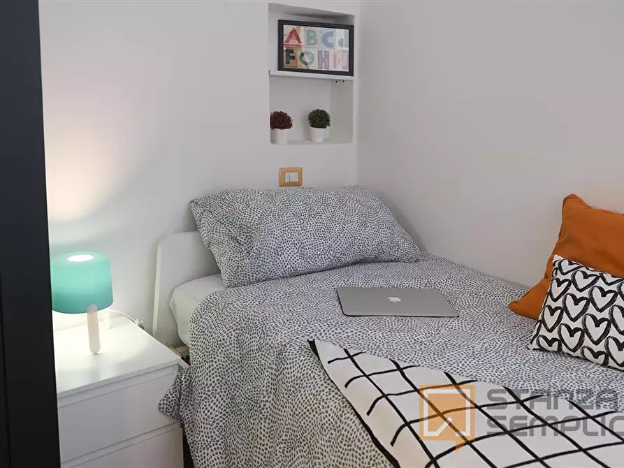 Immagine 4 di Stanza singola in affitto  in Via Enrico Pessina n. 15 a Napoli