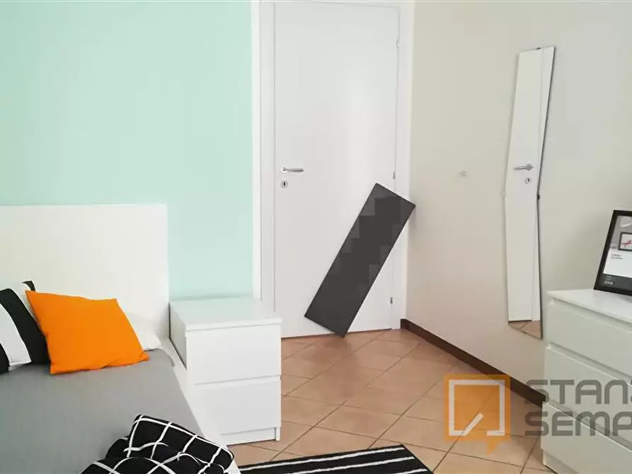 Immagine 3 di Stanza singola in affitto  in VIA CAVOUR-BG RONCHINI a Parma