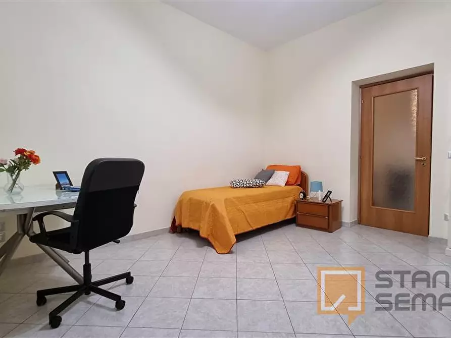 Immagine 1 di Stanza singola in affitto  in Via Pompeo Magno n. 9  a Casandrino