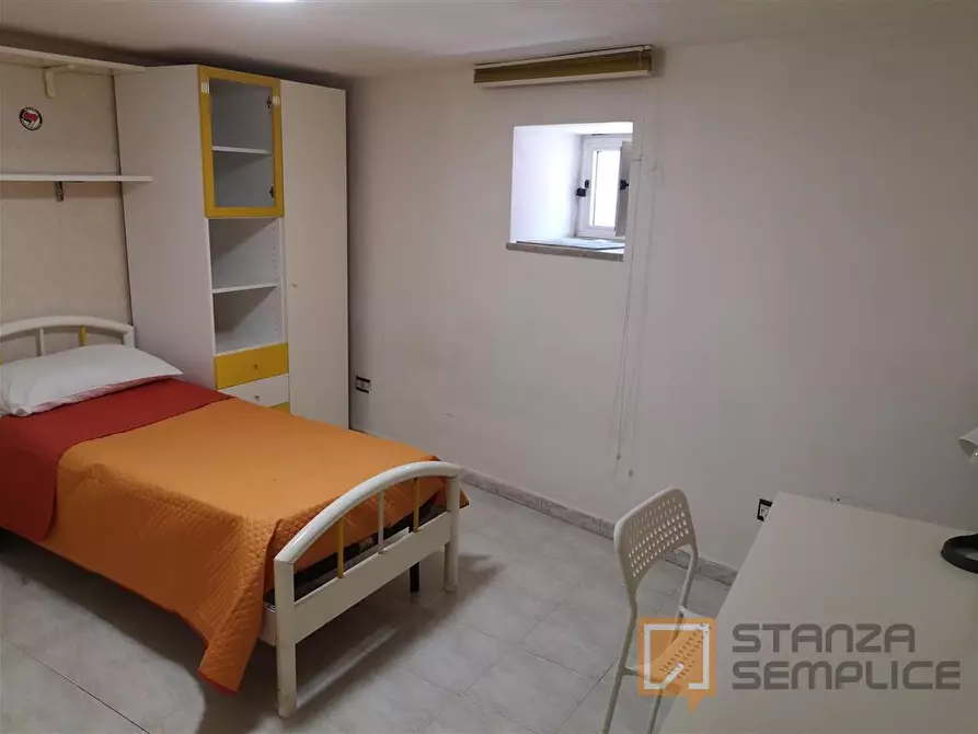 Immagine 1 di Stanza singola in affitto  in Via Francesco Saverio Correra 222 a Napoli