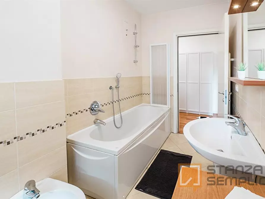 Immagine 11 di Stanza singola in affitto  in VIA BERIZZI 25 a Bergamo