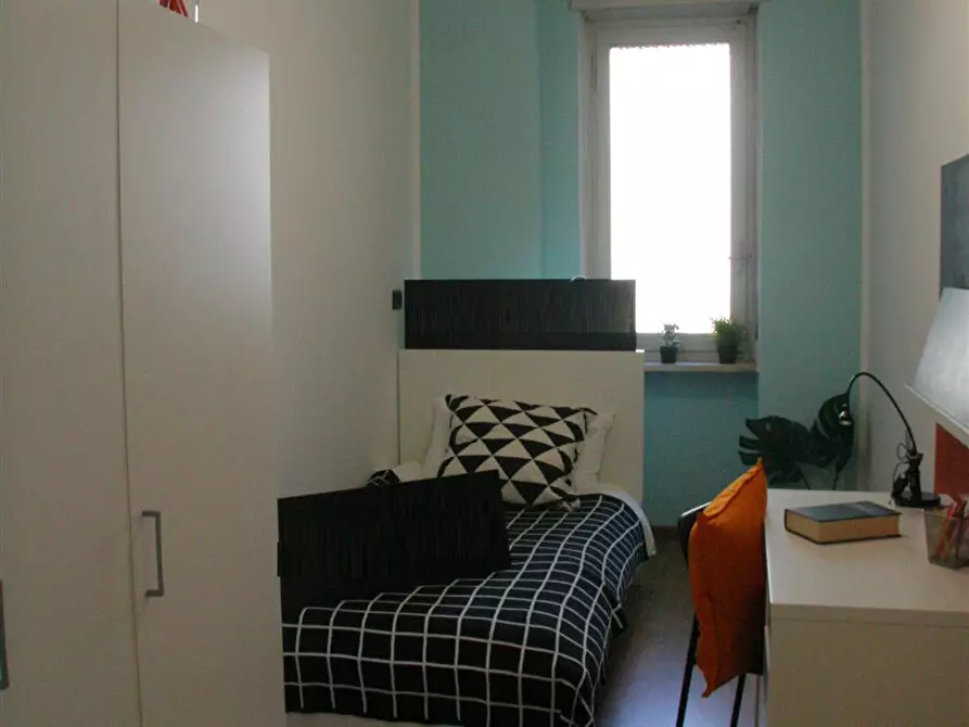 Immagine 1 di Stanza singola in affitto  in Corso Dante 79 a Torino