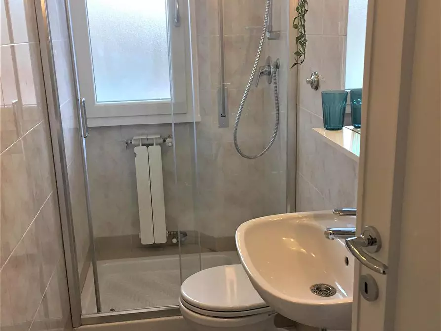 Immagine 14 di Stanza singola in affitto  in VIA Q. SELLA 44 (3) a Firenze