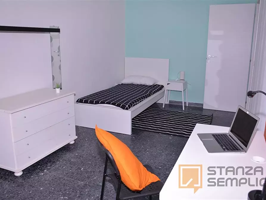 Immagine 1 di Stanza singola in affitto  in Via Ingurtosu n9 a Cagliari