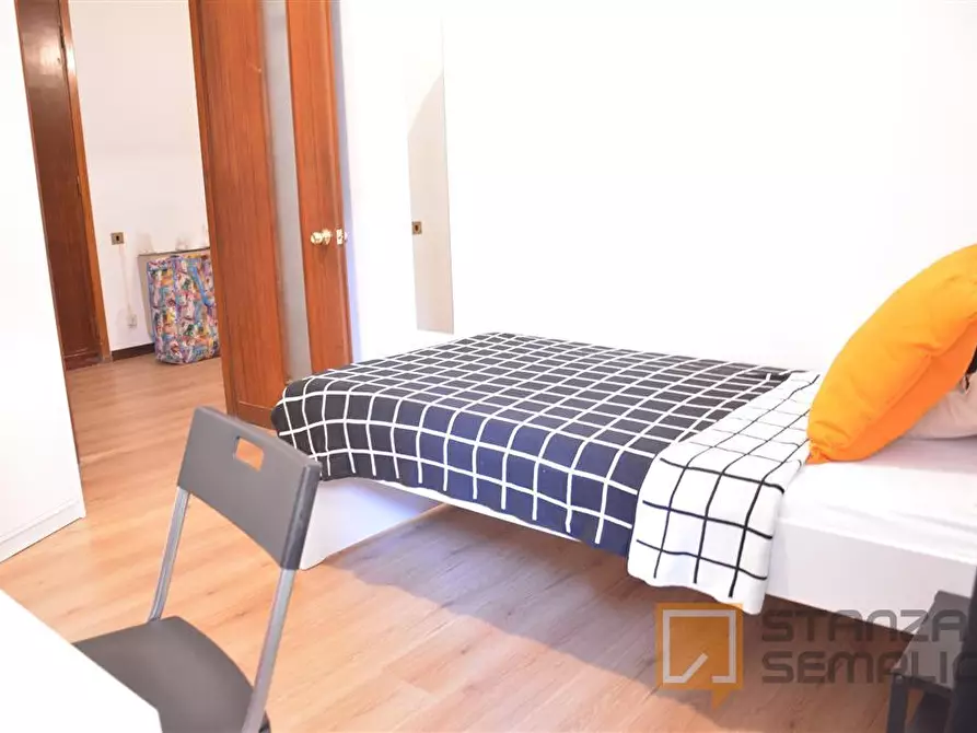 Immagine 3 di Stanza singola in affitto  in Via Tigellio 20b a Cagliari