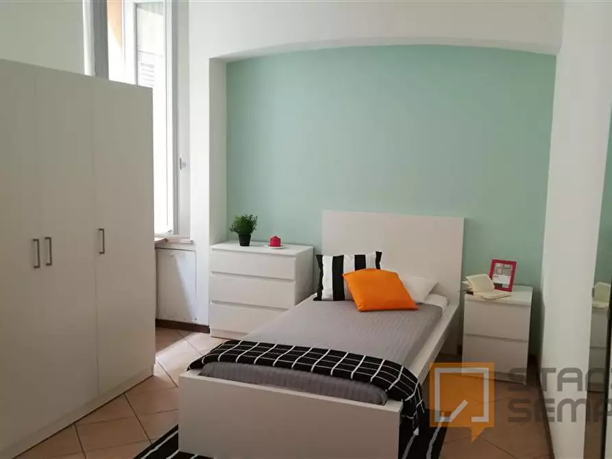 Immagine 1 di Stanza singola in affitto  in VIA CAVOUR-BG RONCHINI a Parma