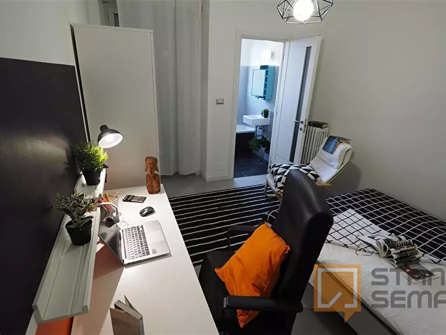 Immagine 2 di Stanza singola in affitto  in Via Verolengo 8 a Torino