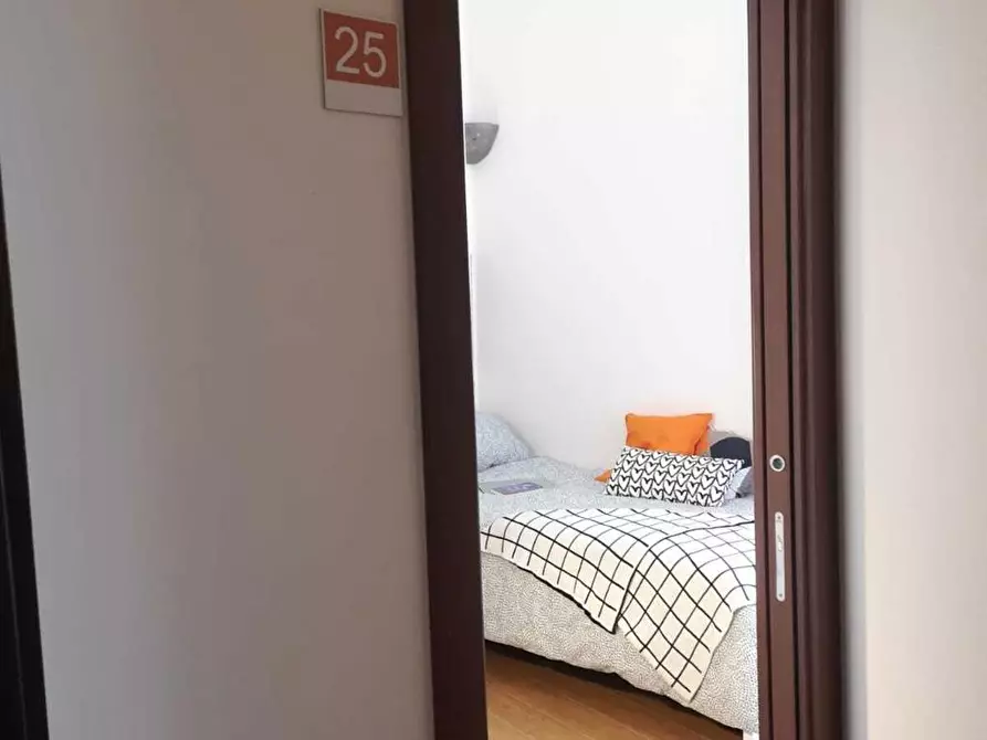 Immagine 5 di Stanza singola in affitto  in Via Enrico Pessina n. 15 a Napoli