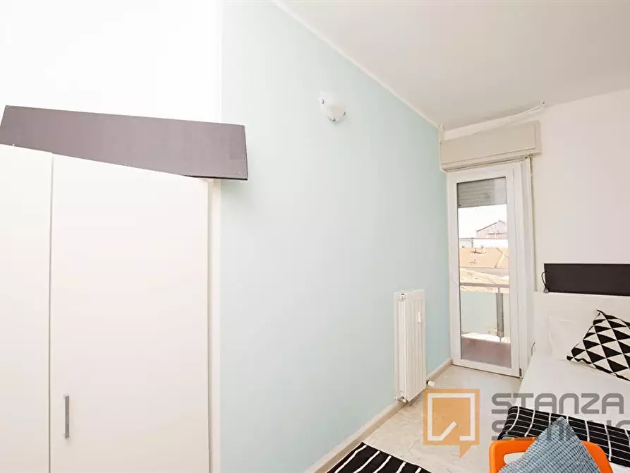 Immagine 2 di Stanza singola in affitto  in VIA CARLO CATTANEO, 20 a Rimini