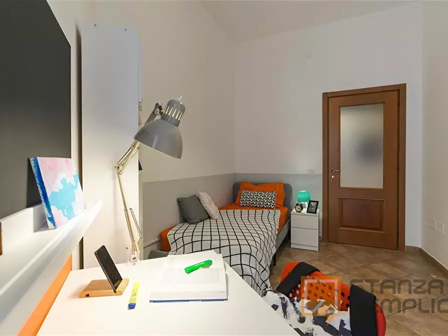 Immagine 5 di Stanza singola in affitto  in Via Pignasecca n. 15  a Napoli