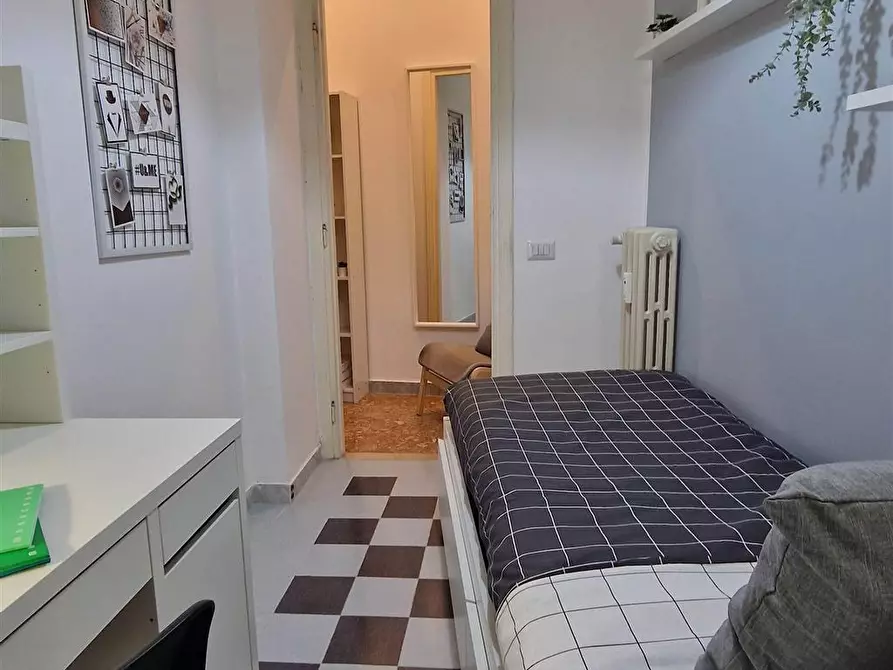 Immagine 4 di Stanza singola in affitto  in Piazza Cardinal Ferrari, 2 a Roma