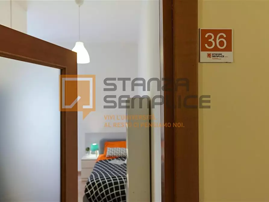 Immagine 1 di Stanza singola in affitto  in Via Pignasecca n. 15  a Napoli
