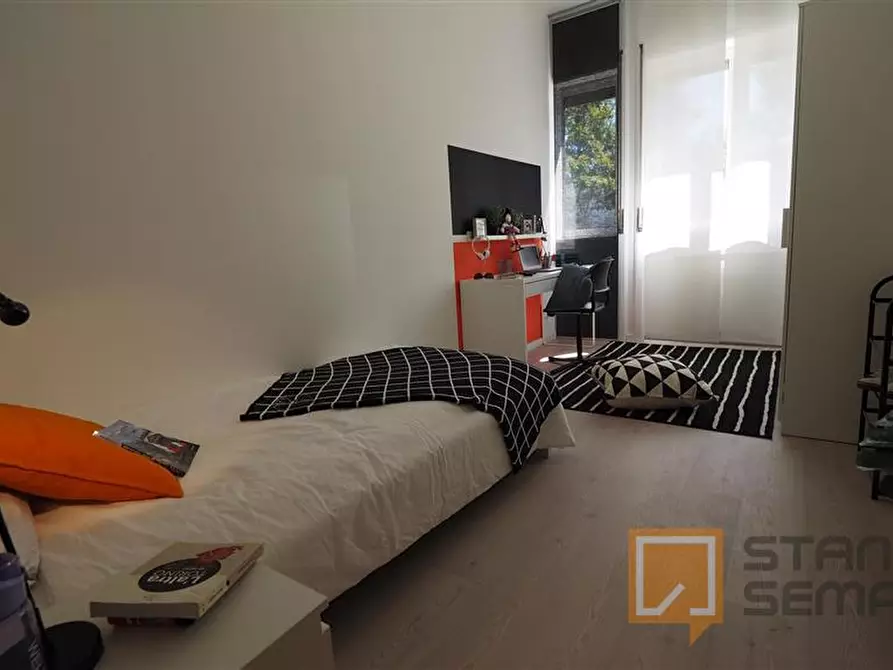 Immagine 1 di Stanza singola in affitto  in Corso Massimo d'Azeglio 60 Scala G a Torino