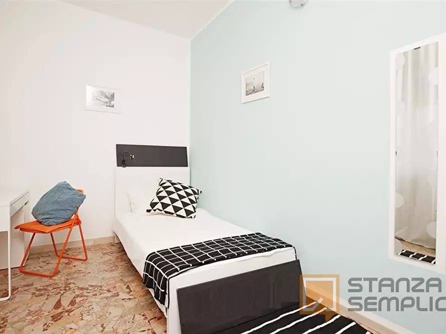 Immagine 4 di Stanza singola in affitto  in VIA CARLO CATTANEO, 20 a Rimini