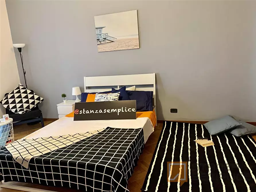 Immagine 1 di Stanza singola in affitto  in Via Caraglio 87 a Torino