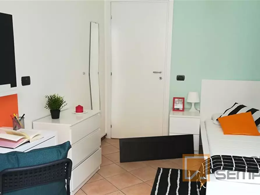 Immagine 4 di Stanza singola in affitto  in VIA CAVOUR-BG RONCHINI a Parma