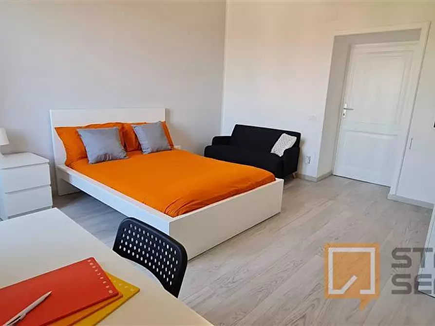 Immagine 2 di Stanza singola in affitto  in Via Ostiense, 343 a Roma