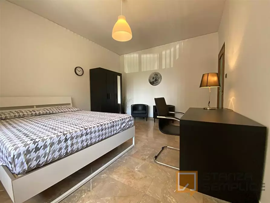 Immagine 2 di Stanza singola in affitto  in Via Gabriele Jannelli 220 p. T int. 3 a Napoli