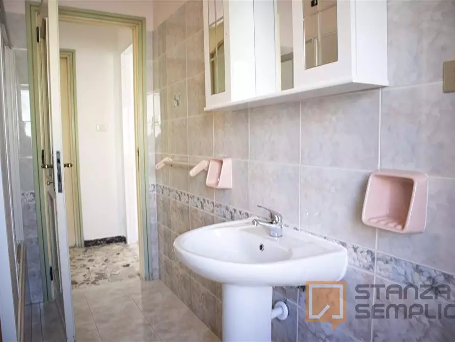 Immagine 17 di Stanza singola in affitto  in Via Ariosto n11 a Cagliari