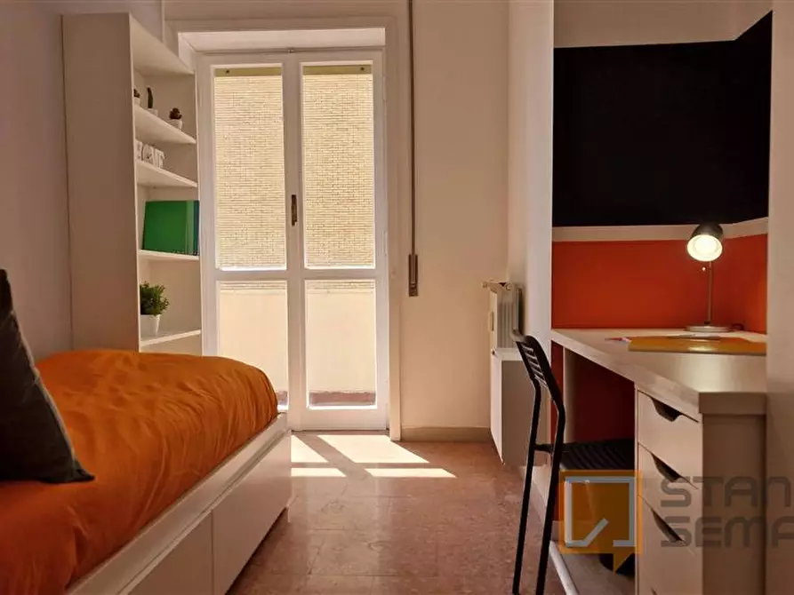 Immagine 2 di Stanza singola in affitto  in Lungotevere di Pietra Papa, 61  a Roma