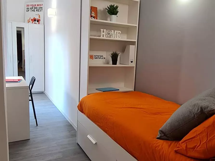 Immagine 3 di Stanza singola in affitto  in Lungotevere di Pietra Papa, 61  a Roma