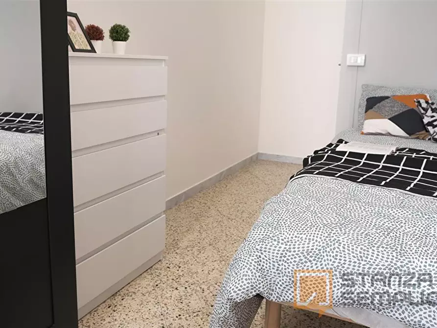 Immagine 2 di Stanza singola in affitto  in Vico Campane a Donnalbina n. 18 a Napoli