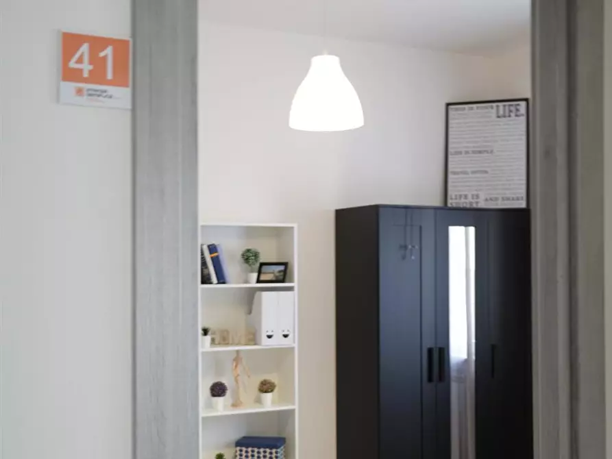 Immagine 1 di Stanza singola in affitto  in Via Terracina n. 381 fab. A - sc. H int. 27 a Napoli