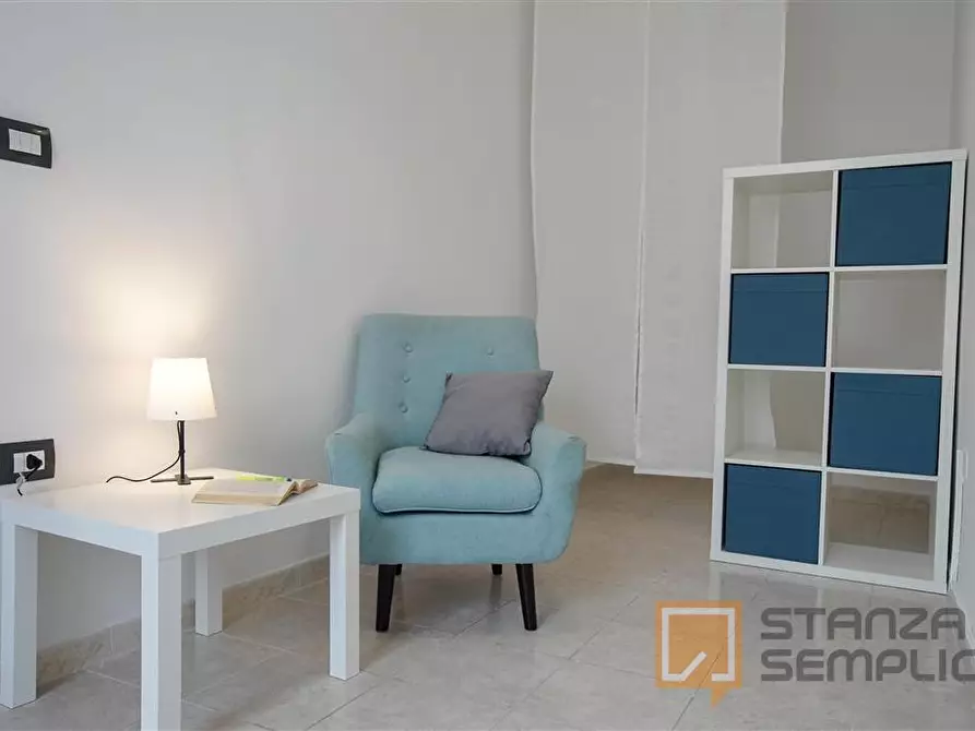 Immagine 12 di Stanza singola in affitto  in Vico Noce 27 a Napoli