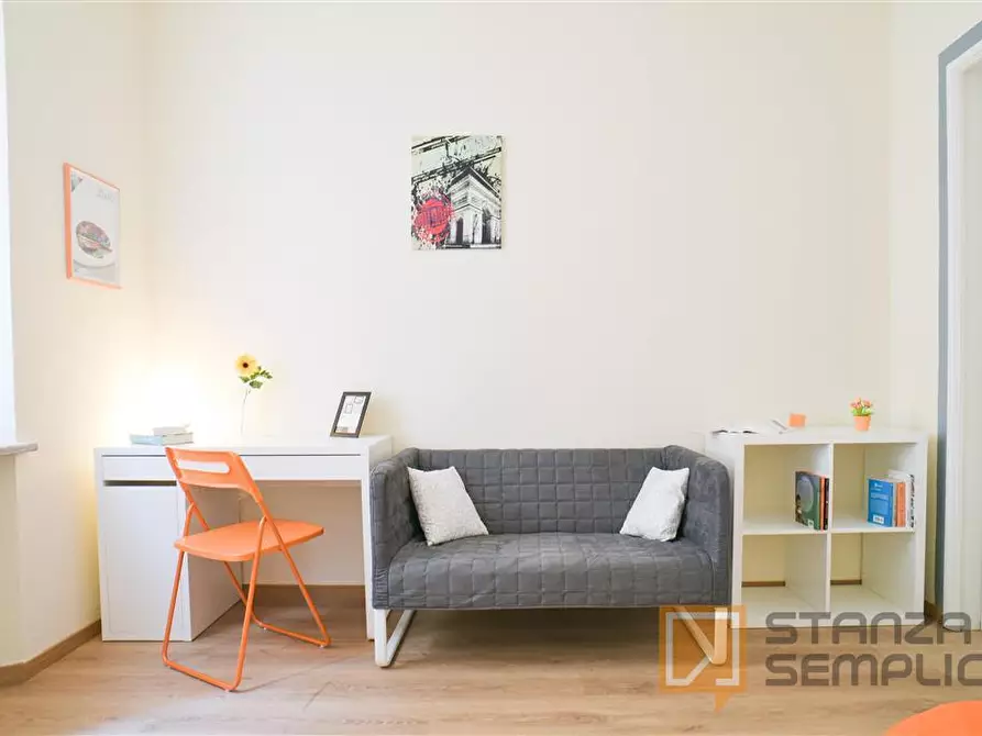 Immagine 2 di Stanza singola in affitto  in BORGO RONCHINI  a Parma