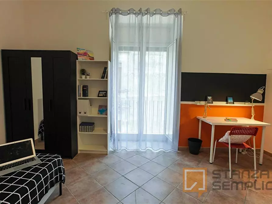 Immagine 2 di Stanza singola in affitto  in Via Pignasecca n. 15  a Napoli