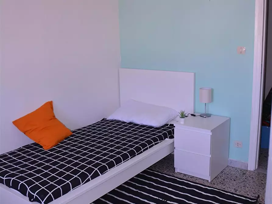 Immagine 2 di Stanza singola in affitto  in Via Ingurtosu n9 a Cagliari