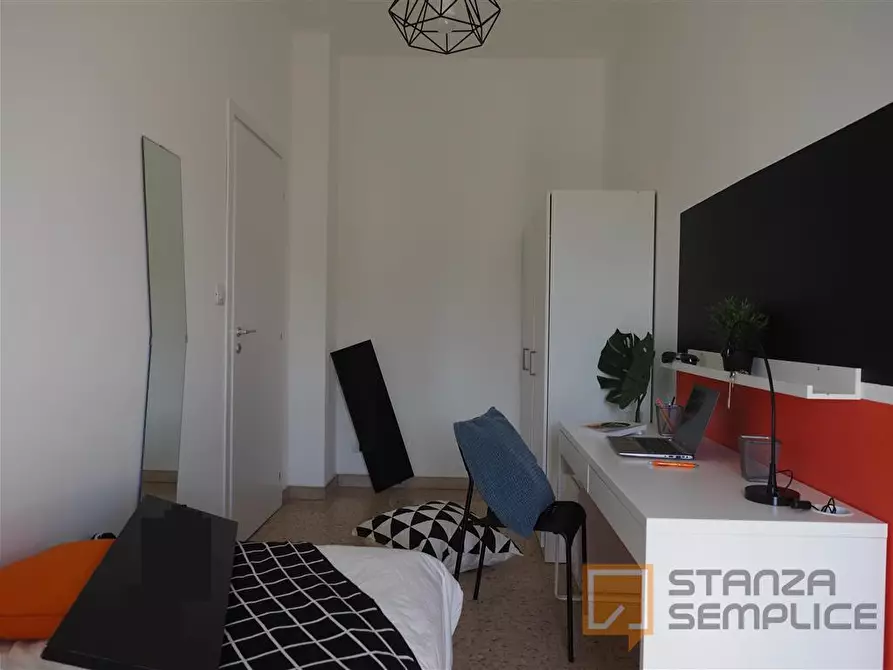 Immagine 2 di Stanza singola in affitto  in Via Amedeo Ugolini 9/a a Torino