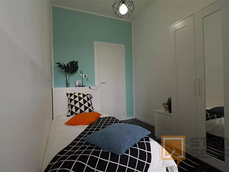 Immagine 2 di Stanza singola in affitto  in Piazza Statuto 24 a Torino