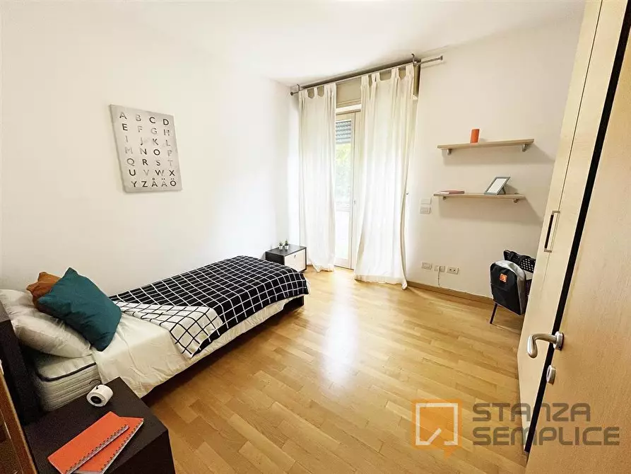 Immagine 1 di Stanza singola in affitto  in VIA BERIZZI 16 a Bergamo