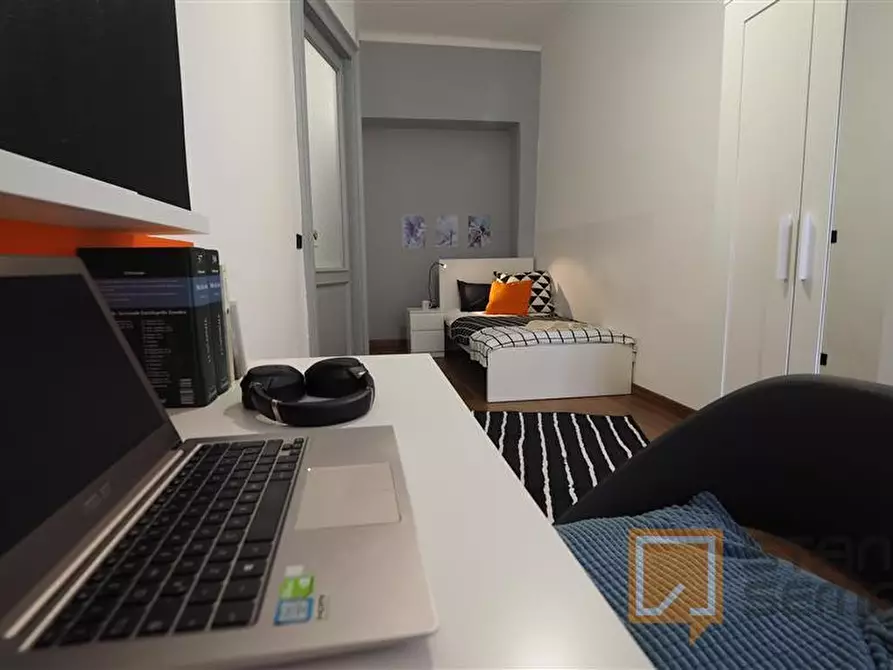 Immagine 1 di Stanza singola in affitto  in Via Sagliano Micca 3 a Torino