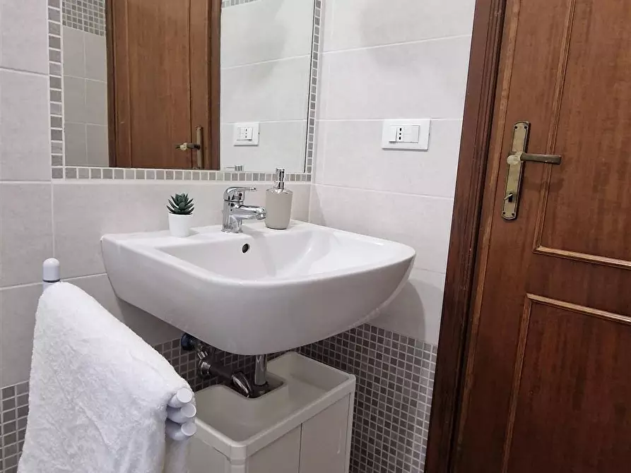 Immagine 28 di Stanza singola in affitto  in Via Cerveteri, 13 a Roma