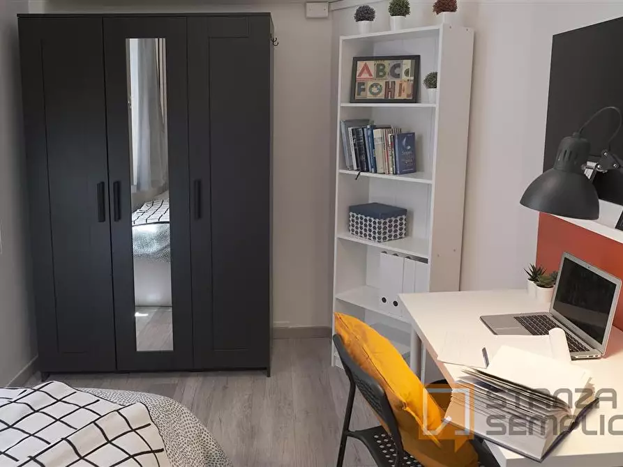 Immagine 3 di Stanza singola in affitto  in Vico Campane a Donnalbina n. 18 a Napoli