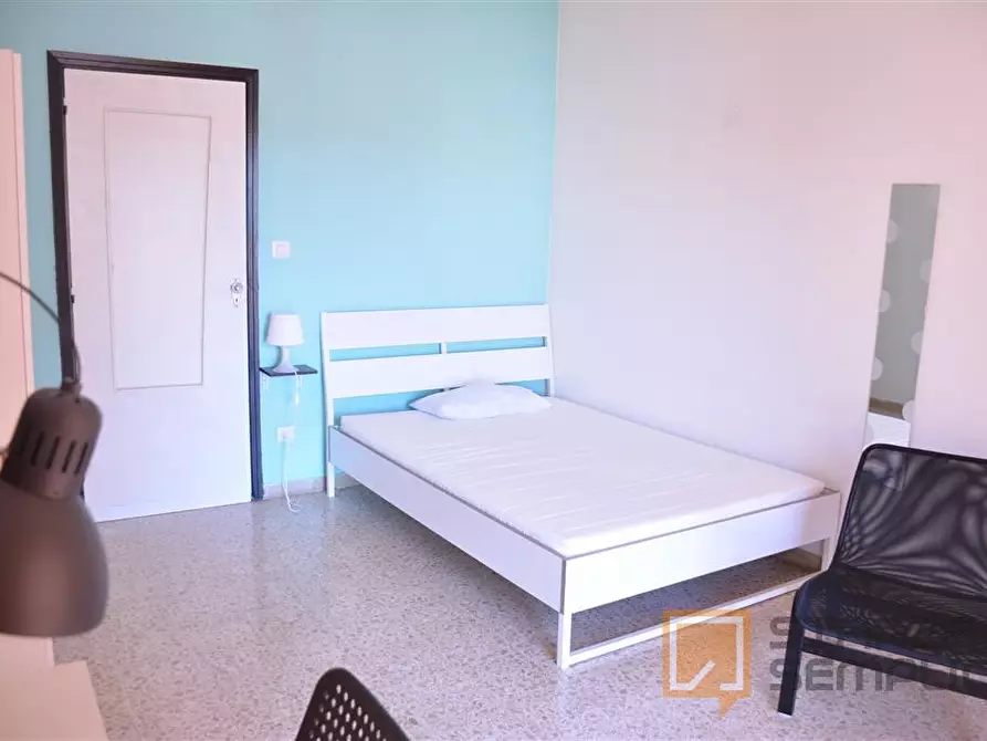 Immagine 1 di Stanza singola in affitto  in Via Ingurtosu n9 a Cagliari