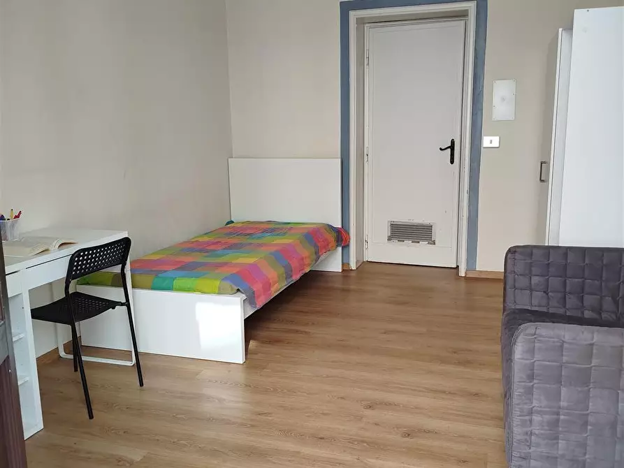 Immagine 2 di Stanza singola in affitto  in Via BORGO RONCHINI  a Parma