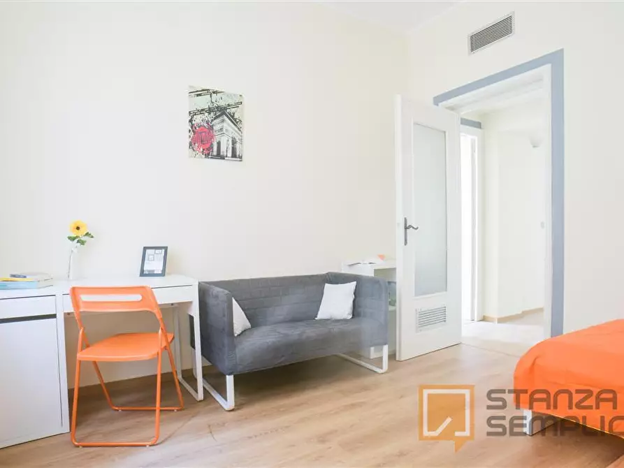 Immagine 1 di Stanza singola in affitto  in BORGO RONCHINI  a Parma