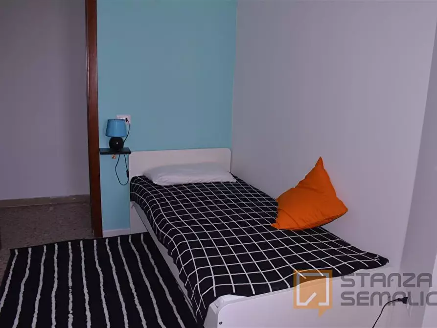 Immagine 3 di Stanza singola in affitto  in Via dei Giudicati n1 a Cagliari