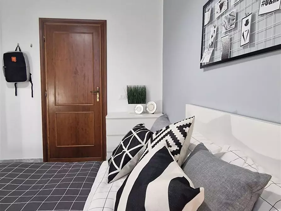 Immagine 4 di Stanza singola in affitto  in Via Via Cerveteri, 13 a Roma