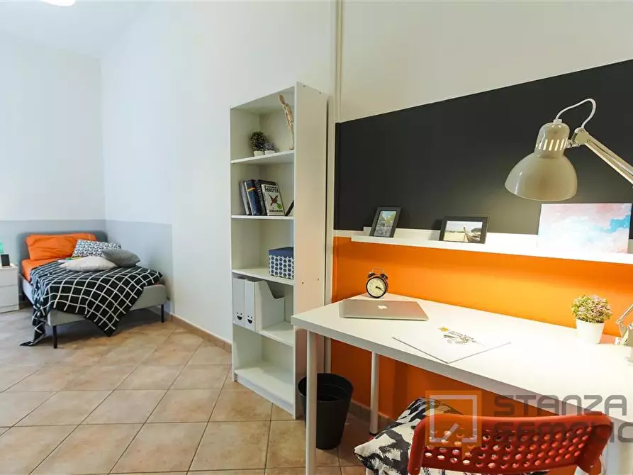 Immagine 4 di Stanza singola in affitto  in Via Pignasecca n. 15  a Napoli